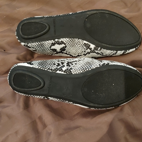 Flats - Picture 2 of 2